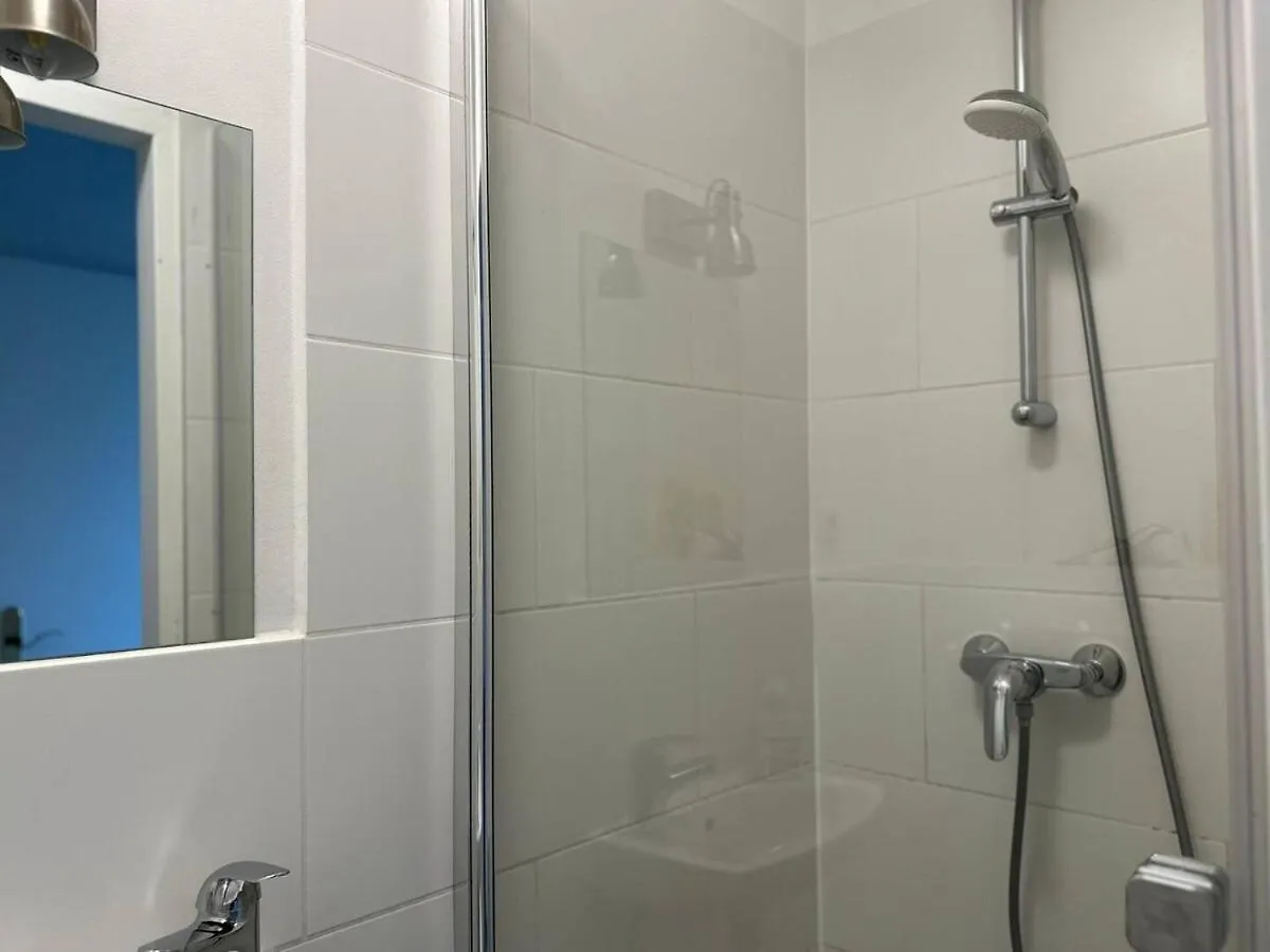 Apartment Perfect Location, 2 Min To Main Station, Long Term Stays Wien